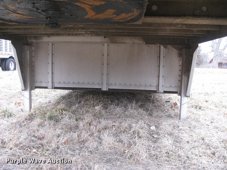 image for item DC1341 2011 Wilson Silver Star PSDCL-402 livestock trailer