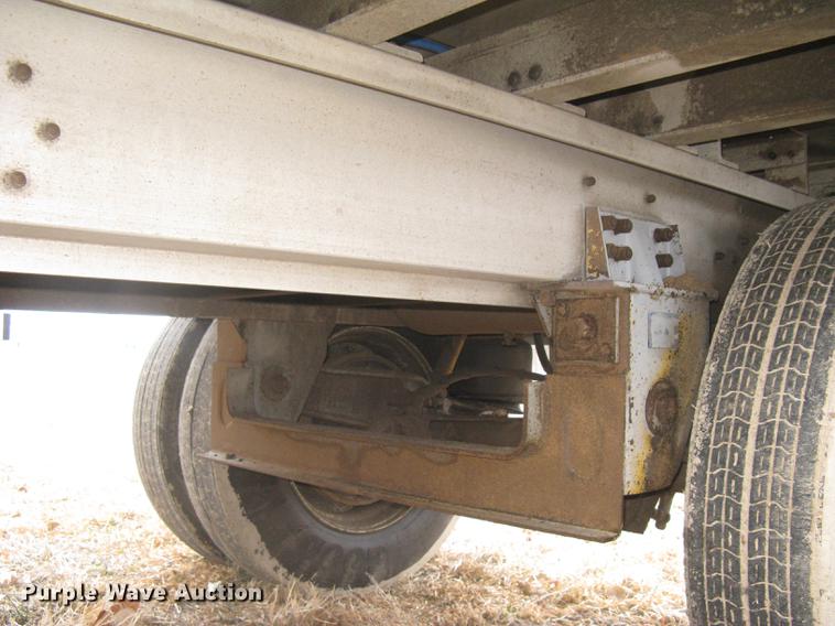 image for item DC1341 2011 Wilson Silver Star PSDCL-402 livestock trailer