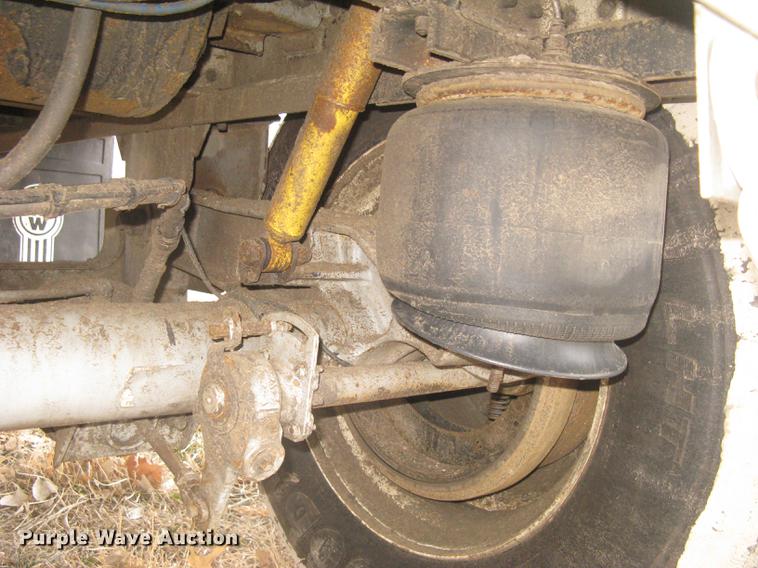 image for item DC1341 2011 Wilson Silver Star PSDCL-402 livestock trailer