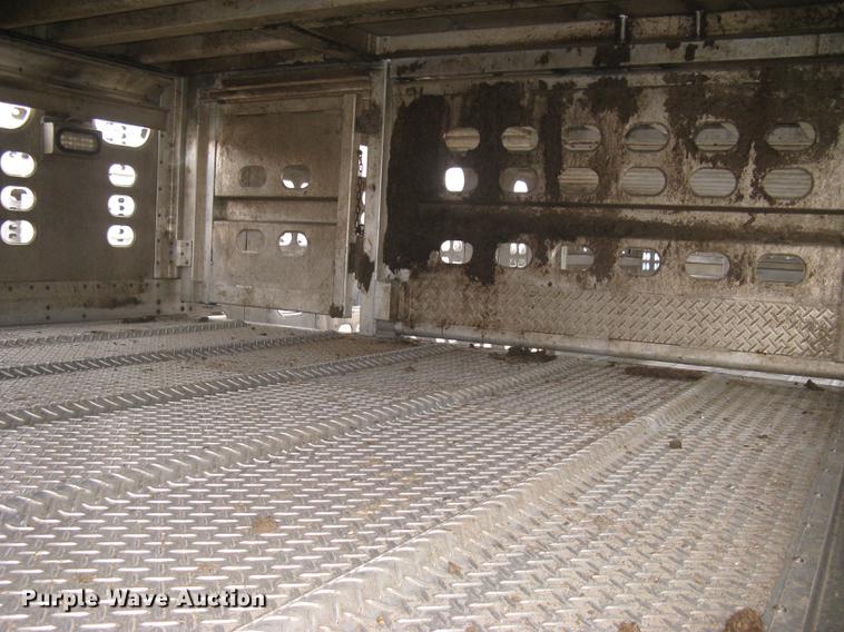 image for item DC1341 2011 Wilson Silver Star PSDCL-402 livestock trailer