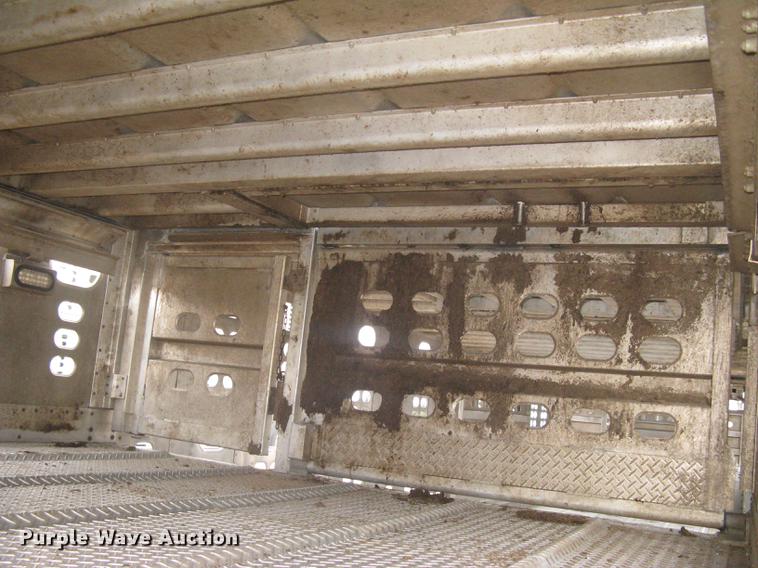 image for item DC1341 2011 Wilson Silver Star PSDCL-402 livestock trailer