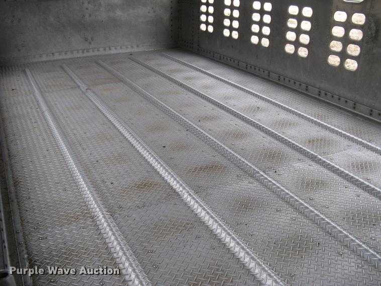 image for item DC1341 2011 Wilson Silver Star PSDCL-402 livestock trailer