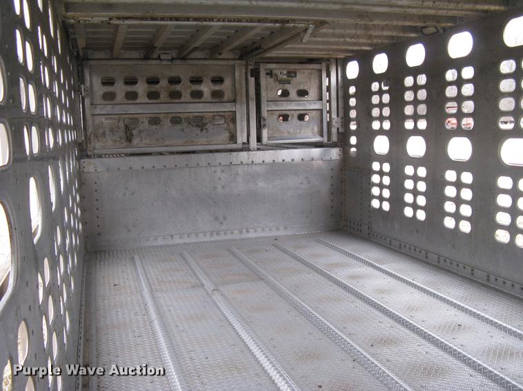 image for item DC1341 2011 Wilson Silver Star PSDCL-402 livestock trailer