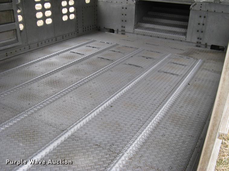 image for item DC1341 2011 Wilson Silver Star PSDCL-402 livestock trailer