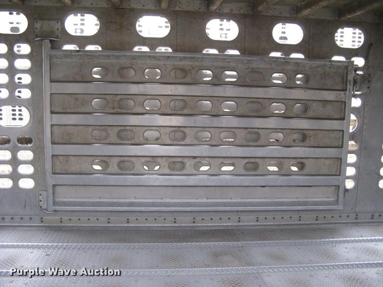 image for item DC1341 2011 Wilson Silver Star PSDCL-402 livestock trailer