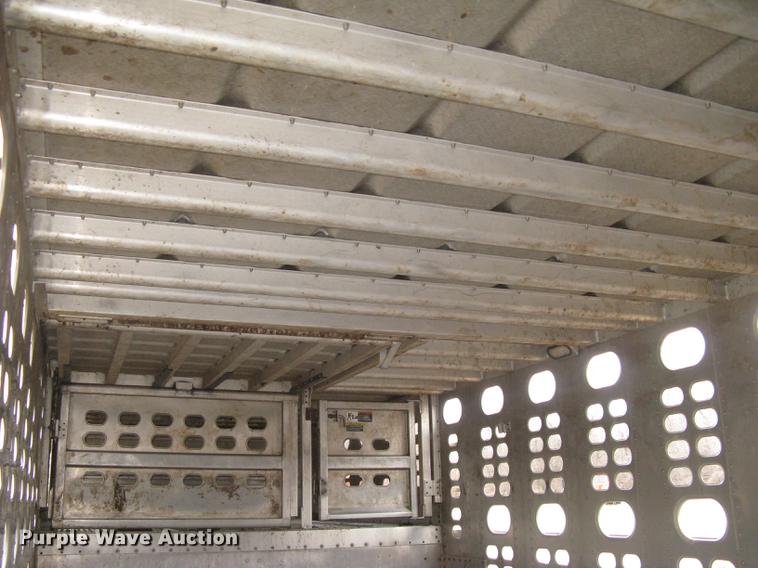 image for item DC1341 2011 Wilson Silver Star PSDCL-402 livestock trailer