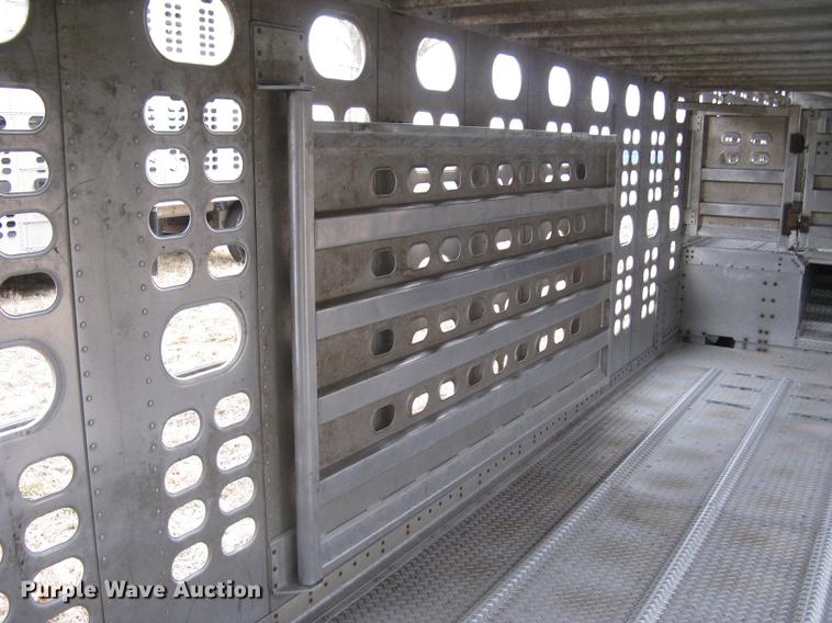 image for item DC1341 2011 Wilson Silver Star PSDCL-402 livestock trailer
