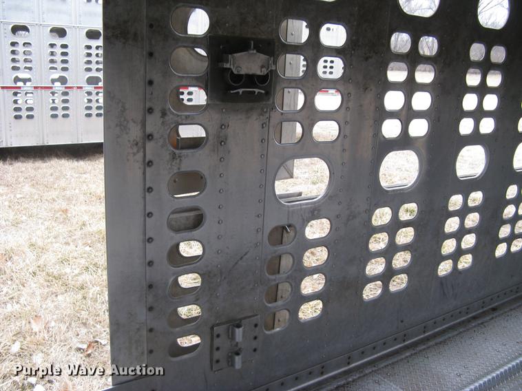 image for item DC1341 2011 Wilson Silver Star PSDCL-402 livestock trailer
