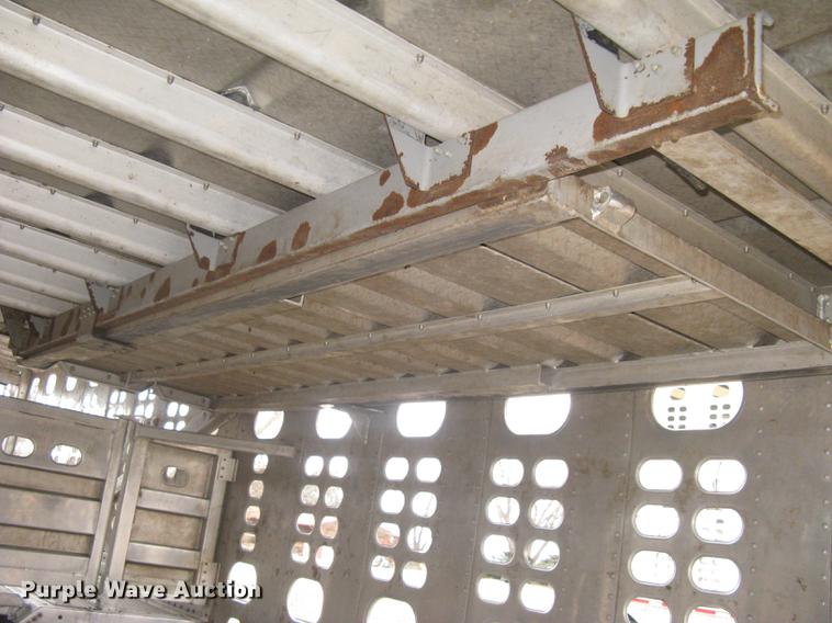 image for item DC1341 2011 Wilson Silver Star PSDCL-402 livestock trailer