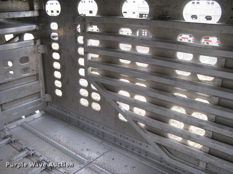 image for item DC1341 2011 Wilson Silver Star PSDCL-402 livestock trailer