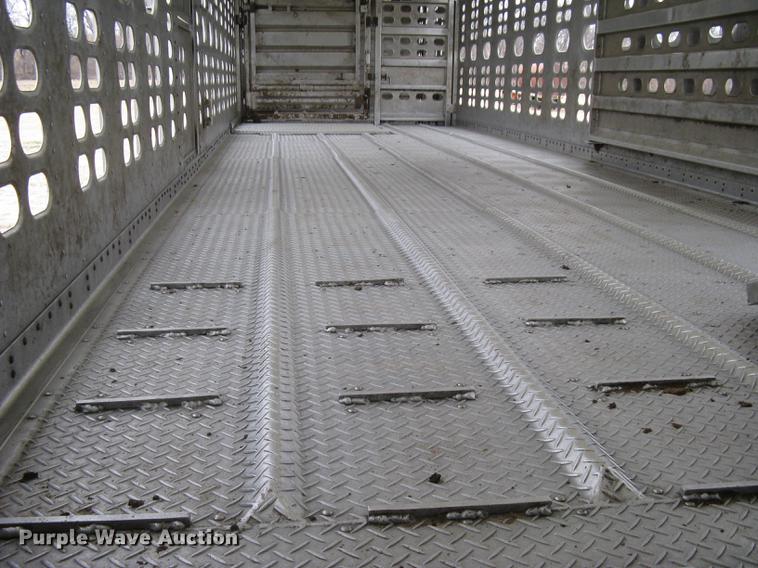 image for item DC1341 2011 Wilson Silver Star PSDCL-402 livestock trailer