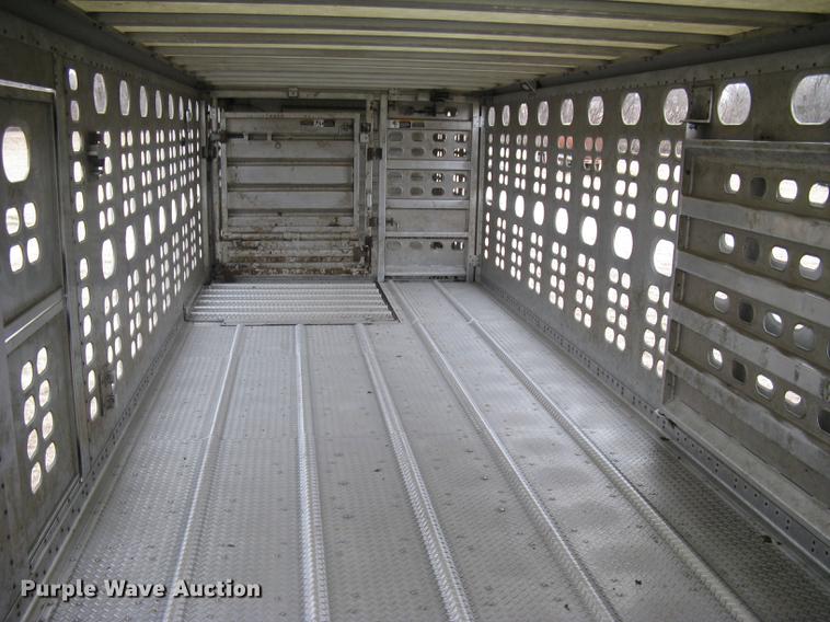 image for item DC1341 2011 Wilson Silver Star PSDCL-402 livestock trailer