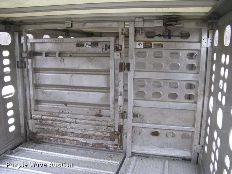 image for item DC1341 2011 Wilson Silver Star PSDCL-402 livestock trailer