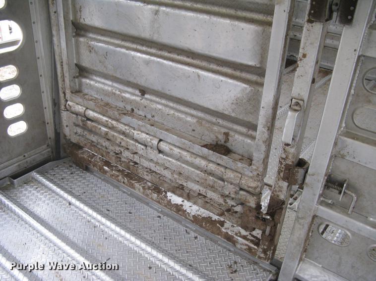 image for item DC1341 2011 Wilson Silver Star PSDCL-402 livestock trailer
