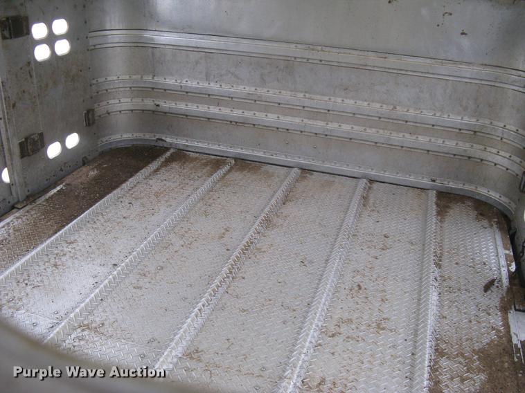 image for item DC1341 2011 Wilson Silver Star PSDCL-402 livestock trailer