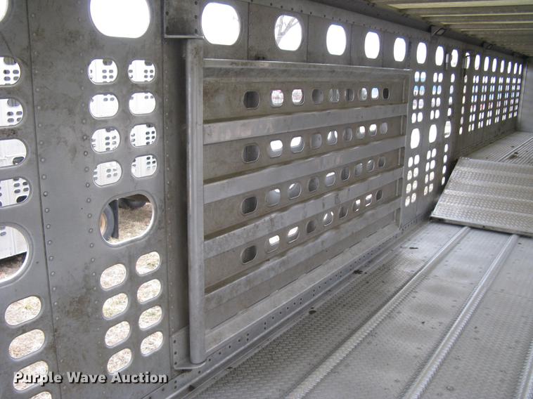 image for item DC1341 2011 Wilson Silver Star PSDCL-402 livestock trailer