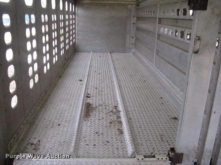 image for item DC1341 2011 Wilson Silver Star PSDCL-402 livestock trailer