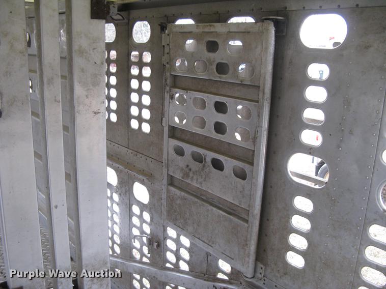 image for item DC1341 2011 Wilson Silver Star PSDCL-402 livestock trailer