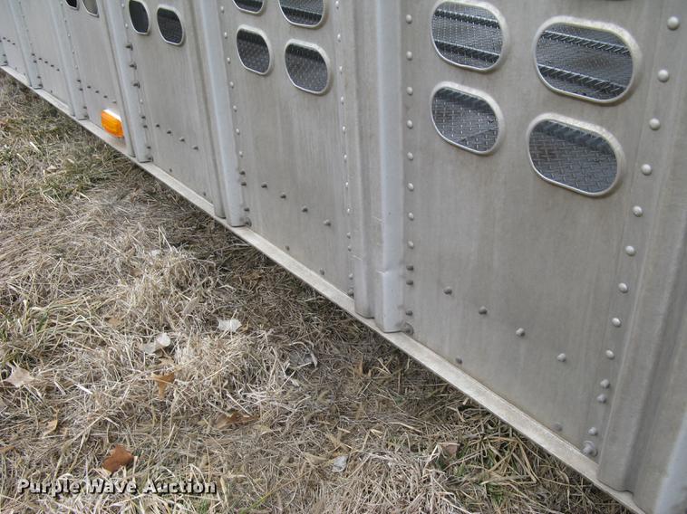 image for item DC1341 2011 Wilson Silver Star PSDCL-402 livestock trailer