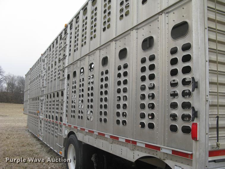 image for item DC1342 2011 Wilson Silver Star PSDCL-402 livestock trailer