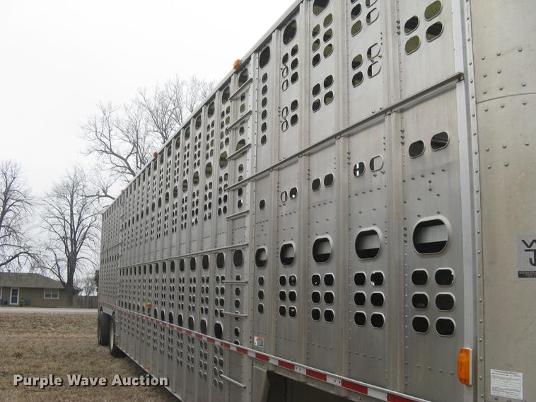 image for item DC1342 2011 Wilson Silver Star PSDCL-402 livestock trailer