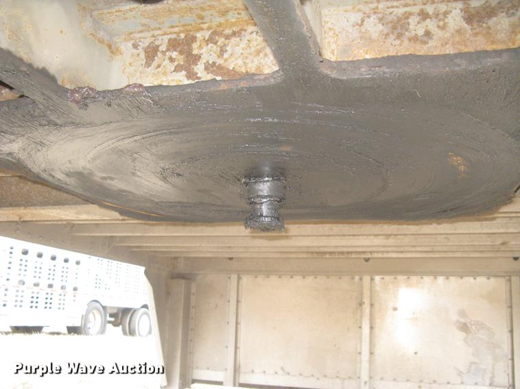 image for item DC1342 2011 Wilson Silver Star PSDCL-402 livestock trailer