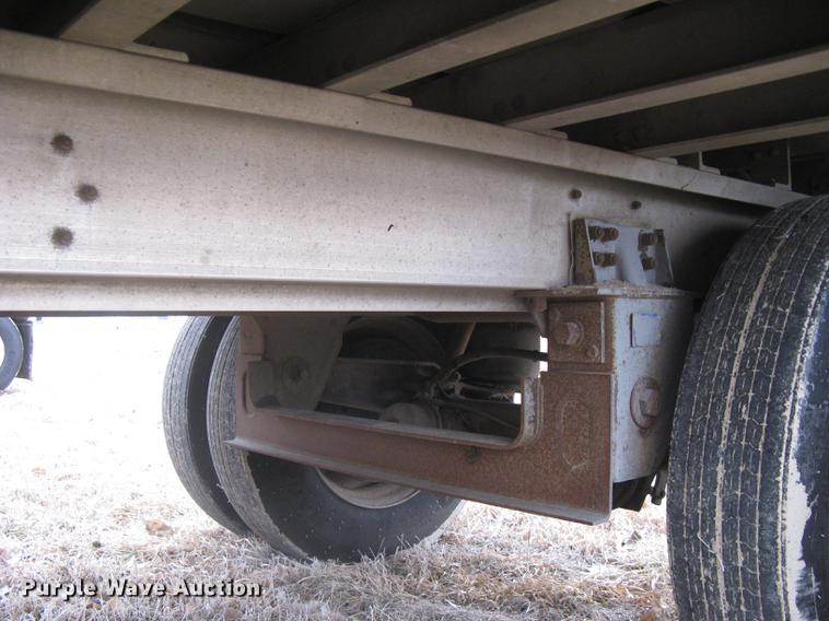 image for item DC1342 2011 Wilson Silver Star PSDCL-402 livestock trailer