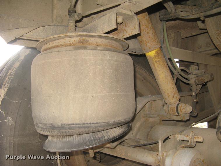 image for item DC1342 2011 Wilson Silver Star PSDCL-402 livestock trailer