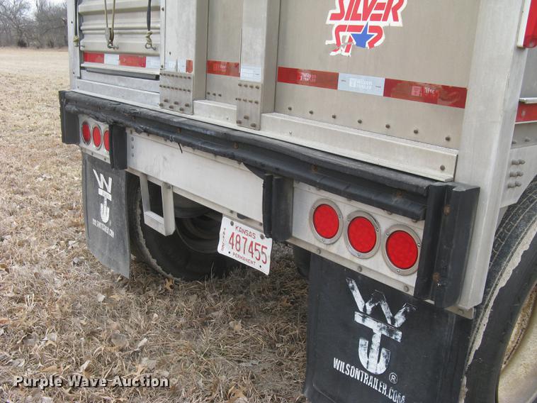 image for item DC1342 2011 Wilson Silver Star PSDCL-402 livestock trailer