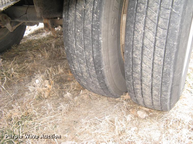 image for item DC1342 2011 Wilson Silver Star PSDCL-402 livestock trailer