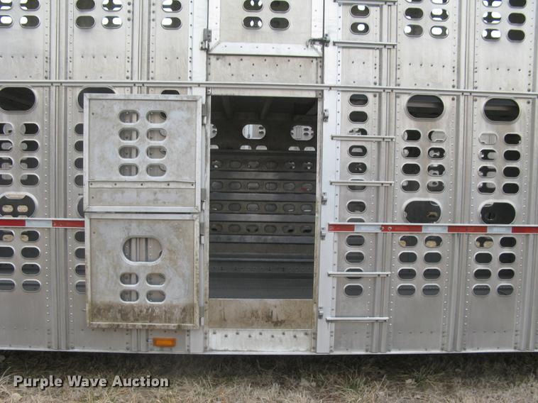 image for item DC1342 2011 Wilson Silver Star PSDCL-402 livestock trailer