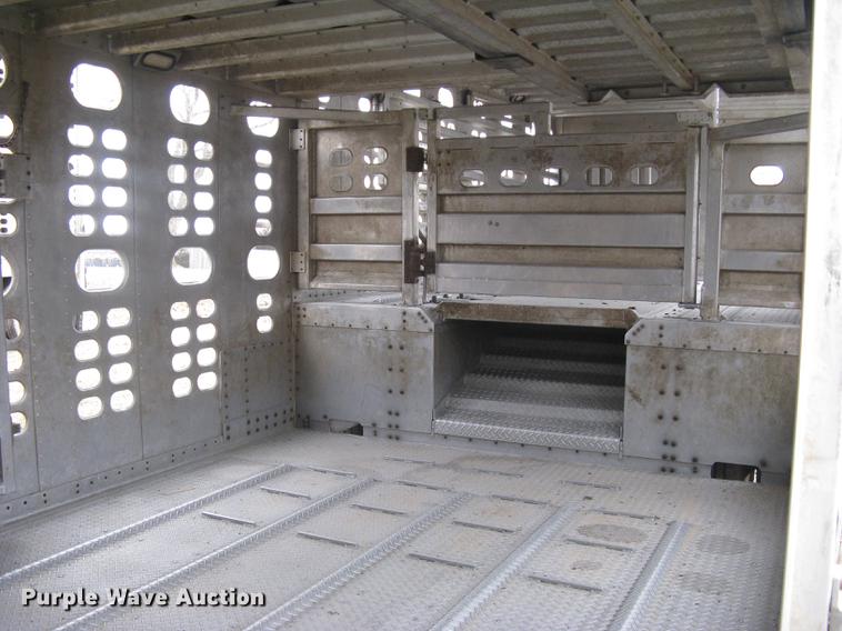 image for item DC1342 2011 Wilson Silver Star PSDCL-402 livestock trailer