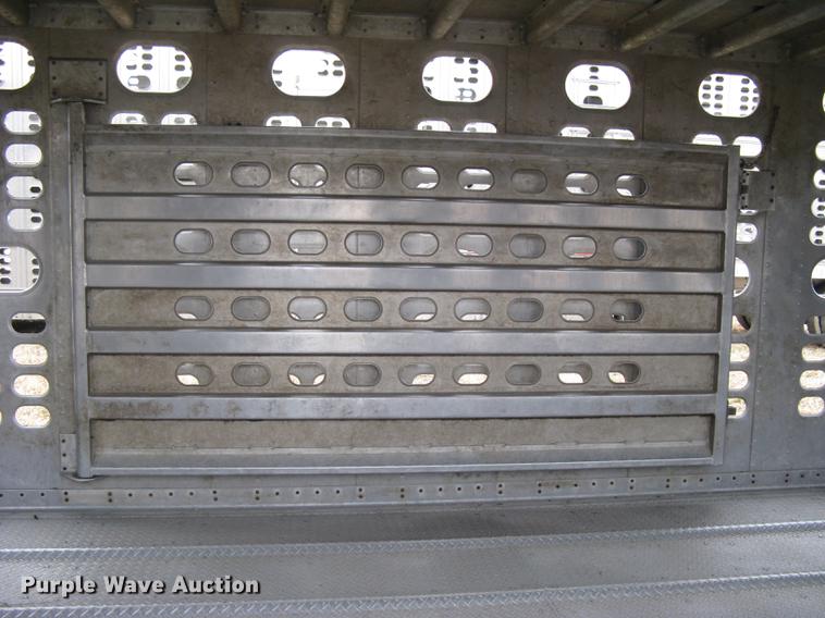 image for item DC1342 2011 Wilson Silver Star PSDCL-402 livestock trailer