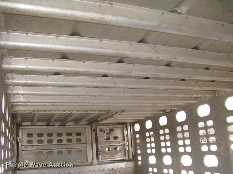 image for item DC1342 2011 Wilson Silver Star PSDCL-402 livestock trailer