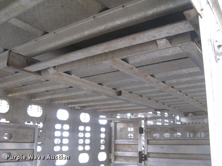 image for item DC1342 2011 Wilson Silver Star PSDCL-402 livestock trailer