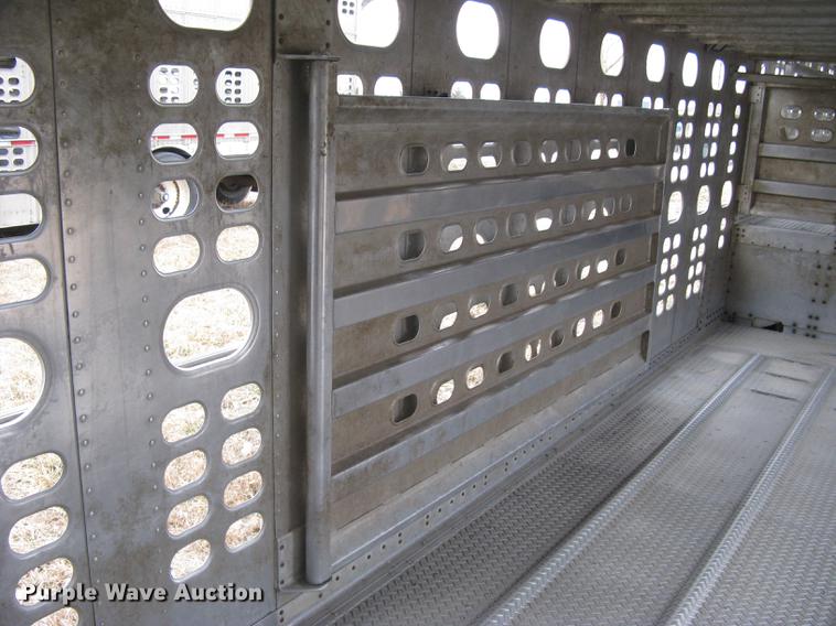 image for item DC1342 2011 Wilson Silver Star PSDCL-402 livestock trailer