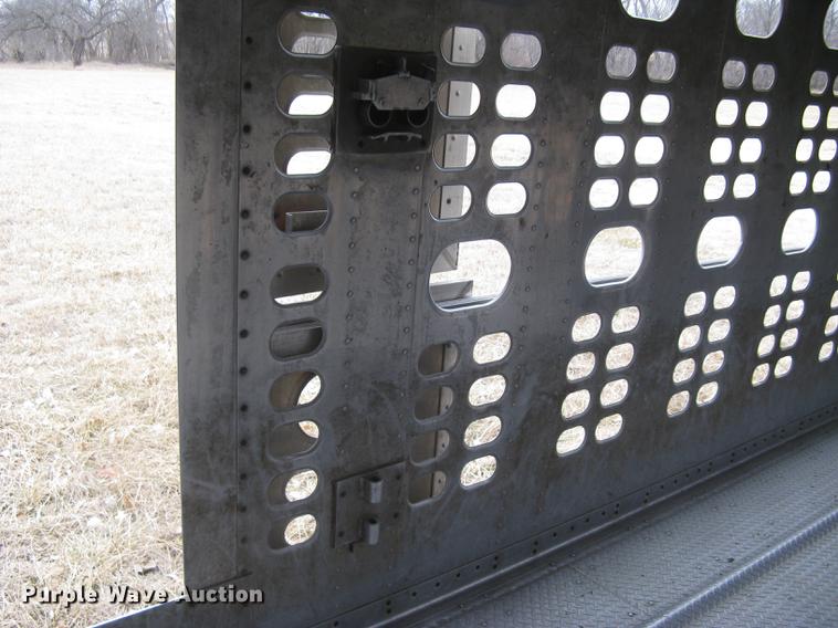 image for item DC1342 2011 Wilson Silver Star PSDCL-402 livestock trailer