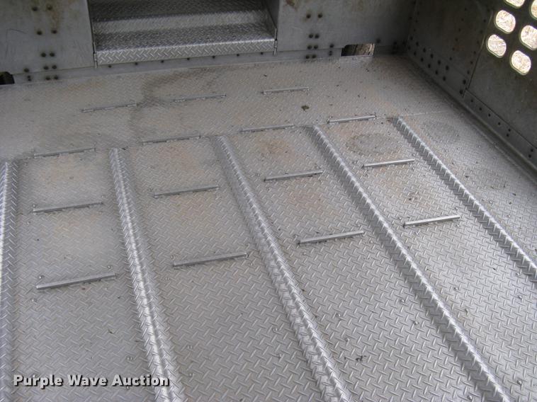 image for item DC1342 2011 Wilson Silver Star PSDCL-402 livestock trailer