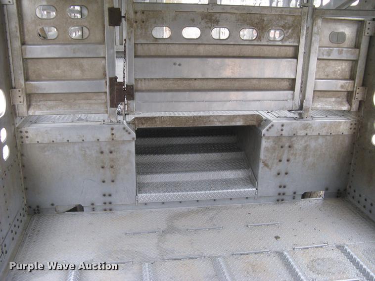 image for item DC1342 2011 Wilson Silver Star PSDCL-402 livestock trailer