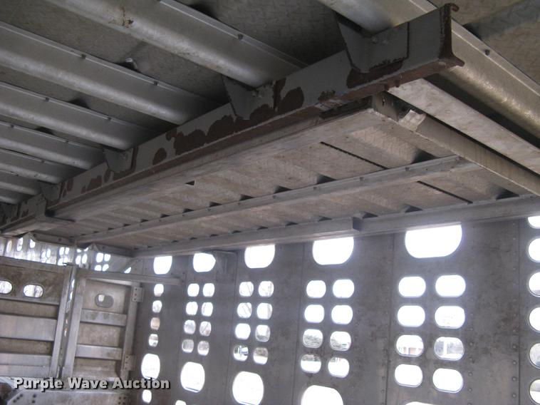 image for item DC1342 2011 Wilson Silver Star PSDCL-402 livestock trailer