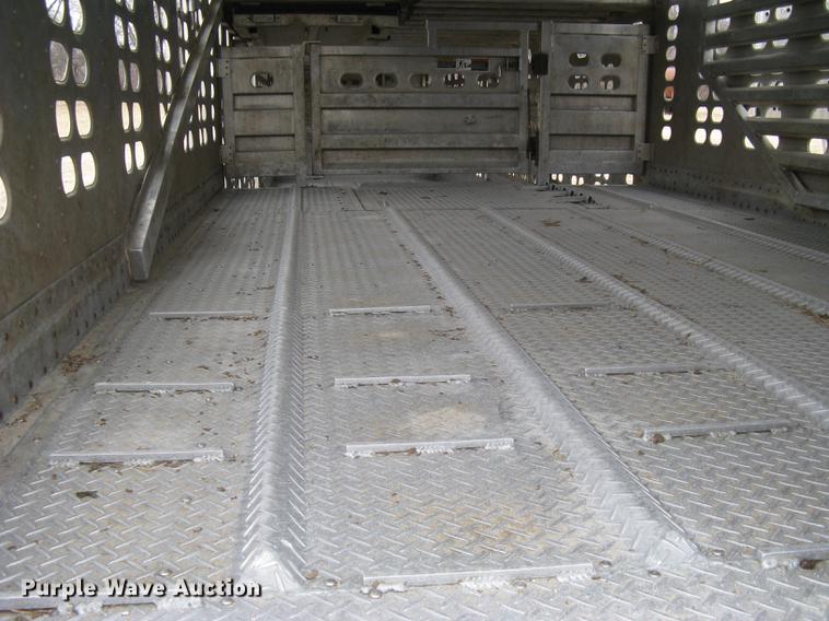 image for item DC1342 2011 Wilson Silver Star PSDCL-402 livestock trailer
