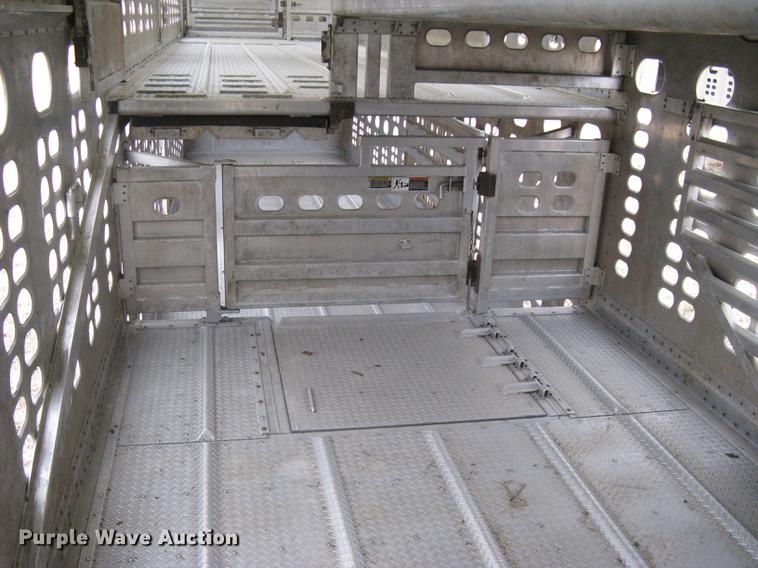 image for item DC1342 2011 Wilson Silver Star PSDCL-402 livestock trailer