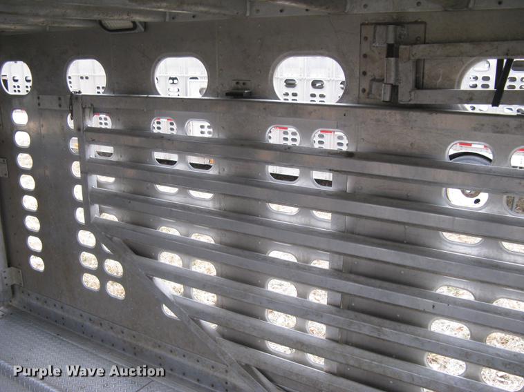 image for item DC1342 2011 Wilson Silver Star PSDCL-402 livestock trailer