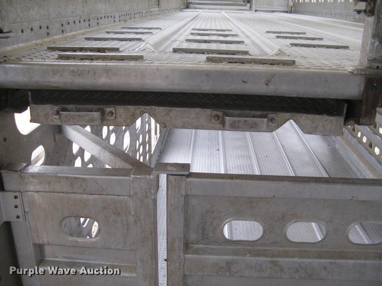 image for item DC1342 2011 Wilson Silver Star PSDCL-402 livestock trailer