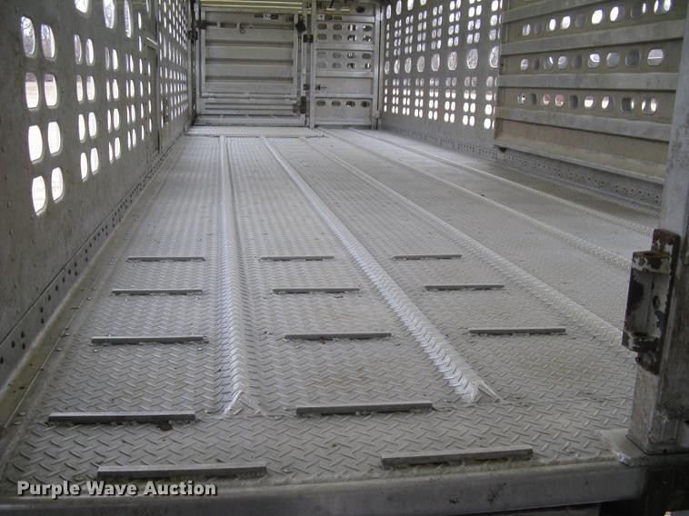 image for item DC1342 2011 Wilson Silver Star PSDCL-402 livestock trailer