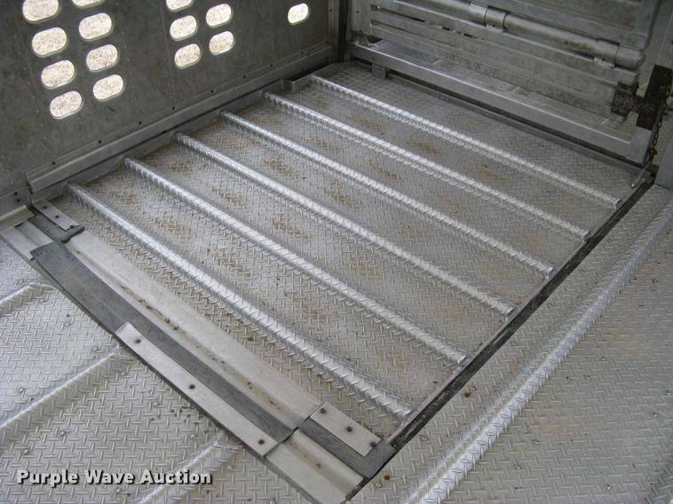 image for item DC1342 2011 Wilson Silver Star PSDCL-402 livestock trailer