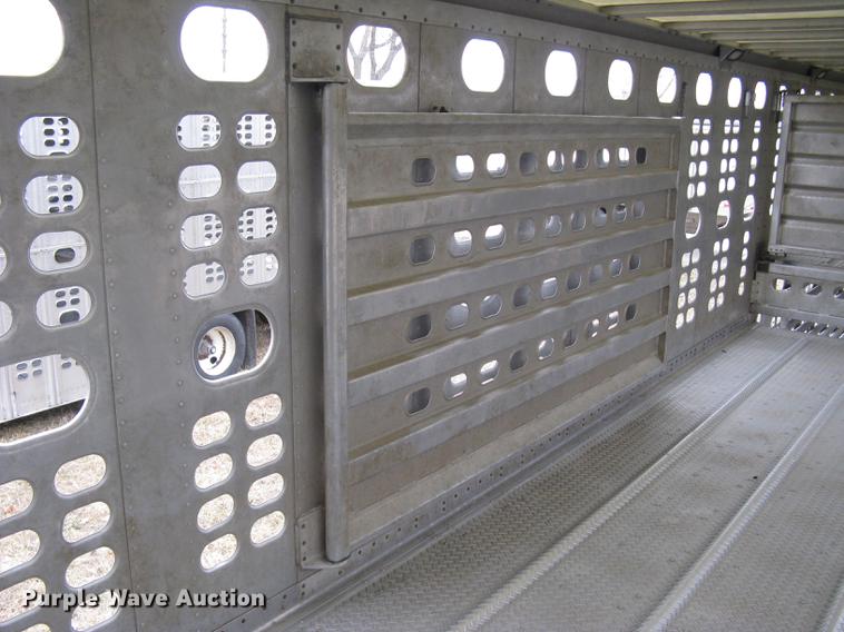 image for item DC1342 2011 Wilson Silver Star PSDCL-402 livestock trailer