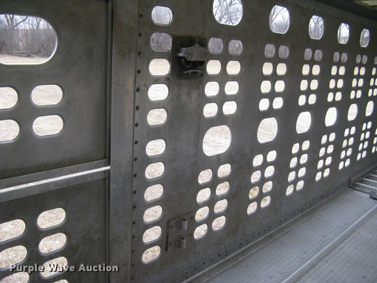 image for item DC1342 2011 Wilson Silver Star PSDCL-402 livestock trailer