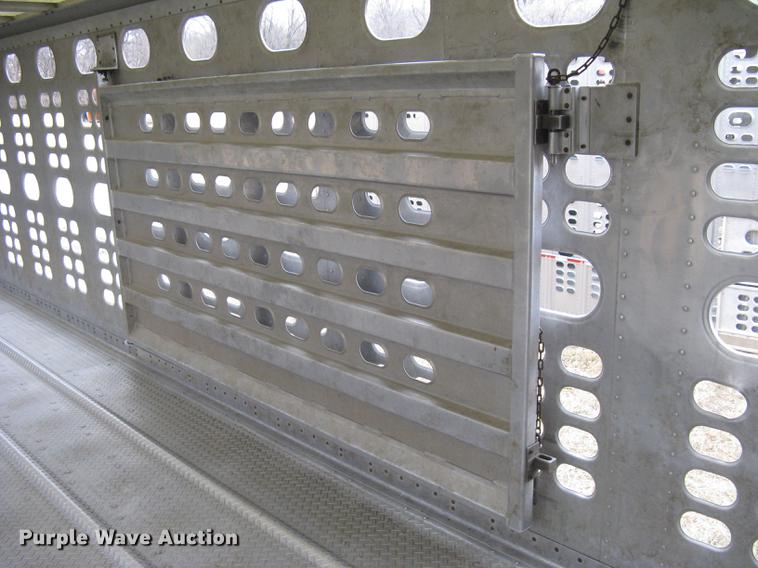 image for item DC1342 2011 Wilson Silver Star PSDCL-402 livestock trailer