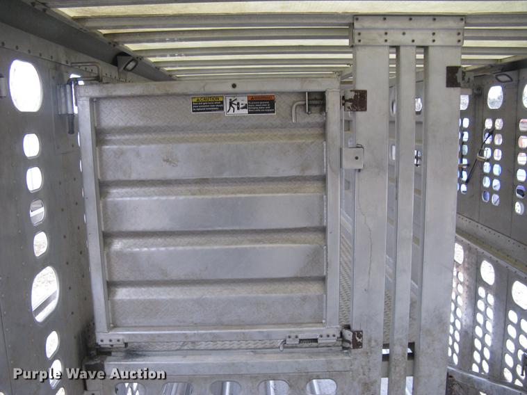 image for item DC1342 2011 Wilson Silver Star PSDCL-402 livestock trailer